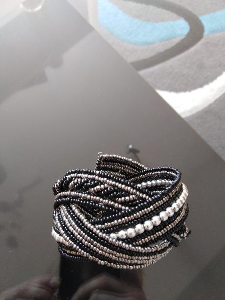 Mix bižu náramkov a naušníc, 