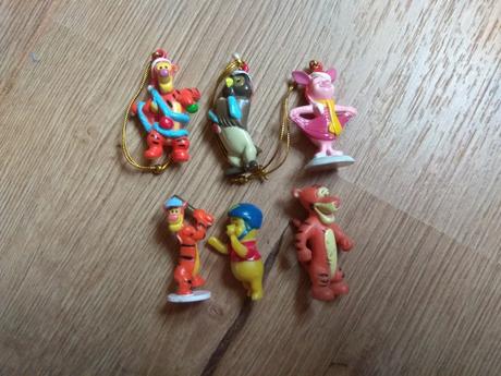 Kinder postavicky macko puf,