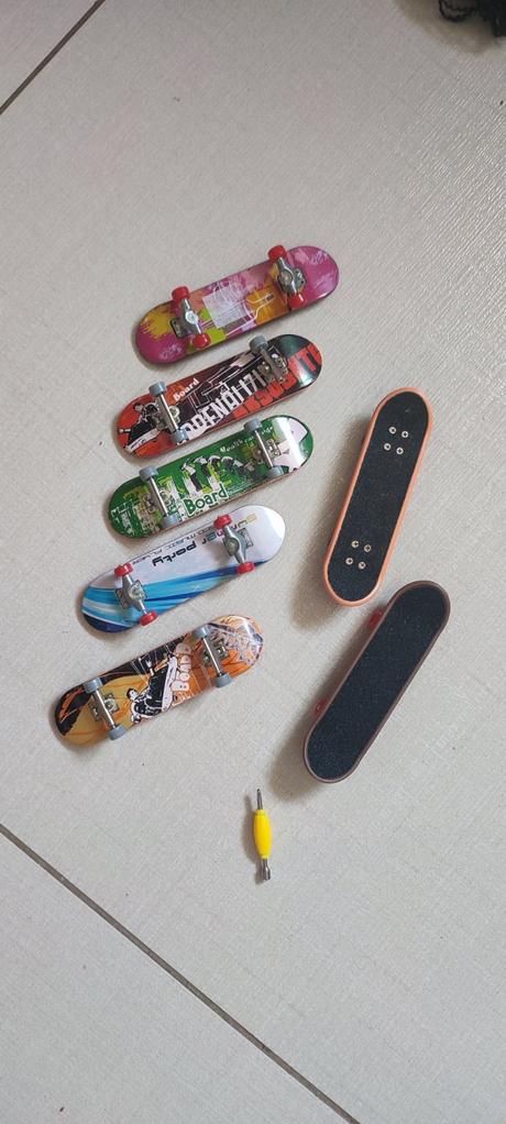 Tech deck skateboardy na prsty,
