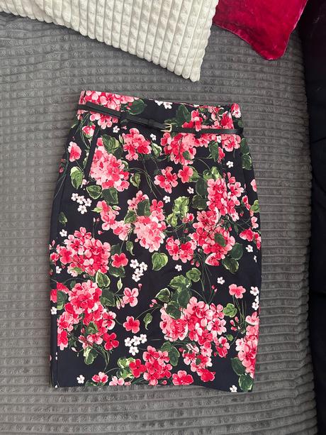 Sukňa 34 nová, reserved,34