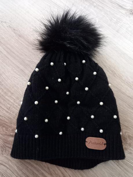 Krásna čiapka s perličkami, 