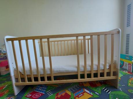 Detská izba - skrine + postieľka,