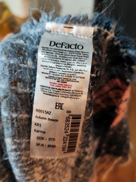 Veľký šál defacto, 