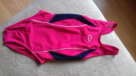 Športove plavky, 122