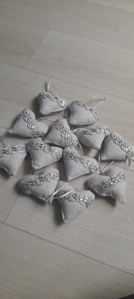 Srdiečka na stromcek, 