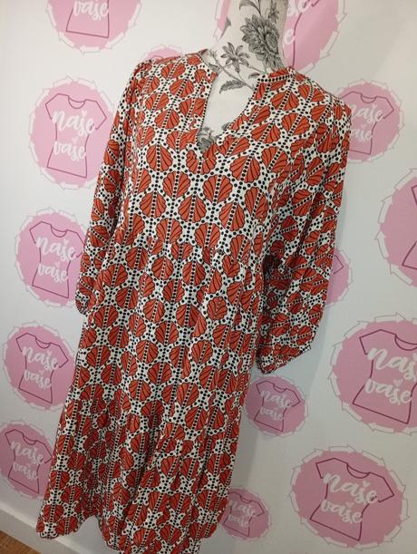 Vzorované šaty, 40