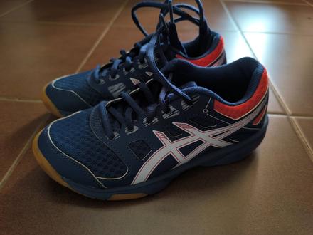 Tenisky - halovky, asics,33