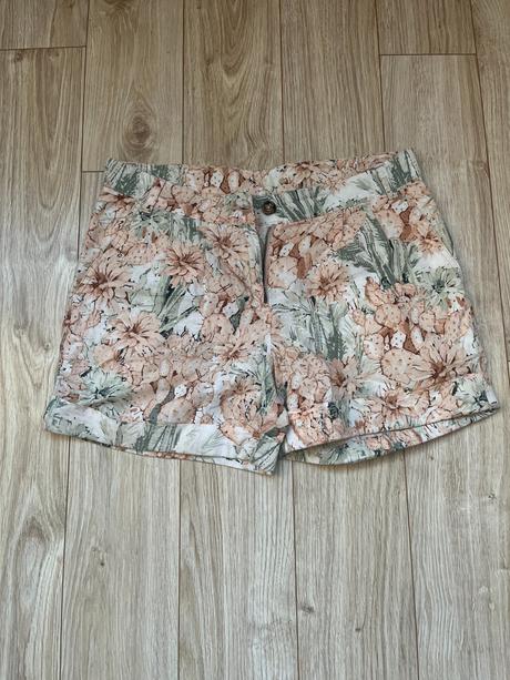Šortky, esmara,36