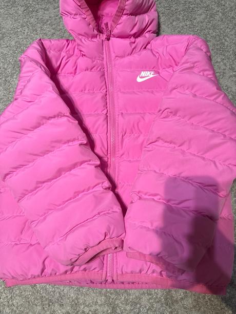 Zimna bunda, nike,140
