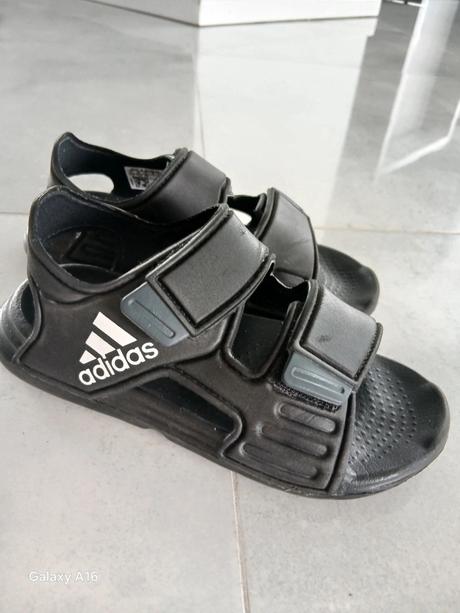 Letné chlapčenské sandálky adidas č. 30 - top stav, adidas,30