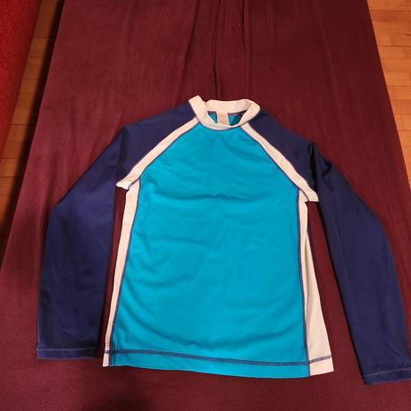 Tričko do vody alebo aj na lyžovačku, 158