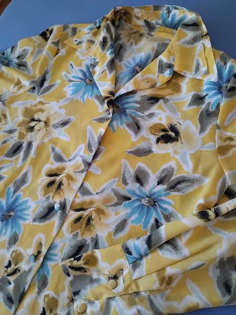 Zdravím blúzka s kvetmi, xl