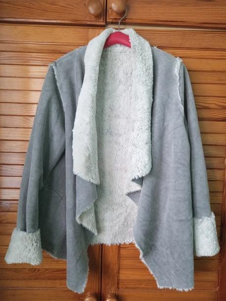 Kozusinkovy kabatik, bershka