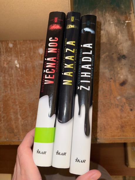 2 diely- upírska sága del toro, 