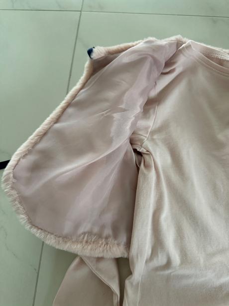 Ružová vestička, 104