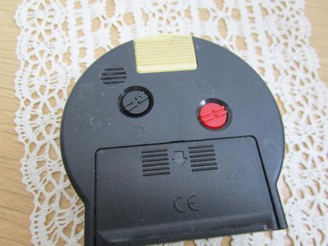 2046. hodiny stolové,