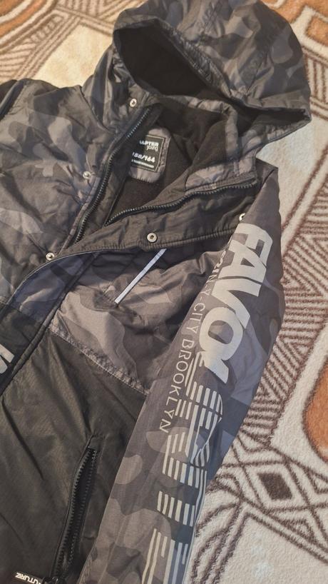 Kabát, chapter young,164