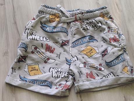 Kratase hot wheels, sinsay,110