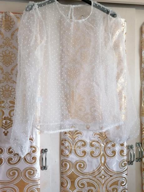 Priesvitná blúzka, l