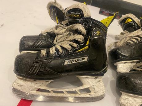 Korcule hokejove + kolieskové, bauer,29