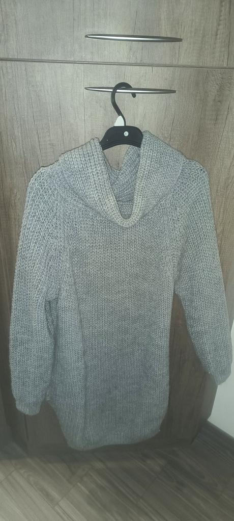 Pletený predĺžený rolákový pulóver, s