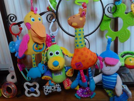 Detské hračky a hrkálky pre malé detičky,
