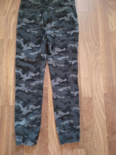 Predám maskacove nohavice, 152