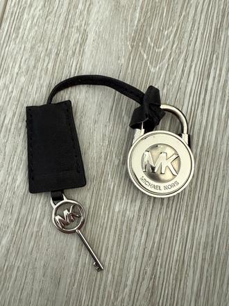 Prívesok michael kors, michael kors