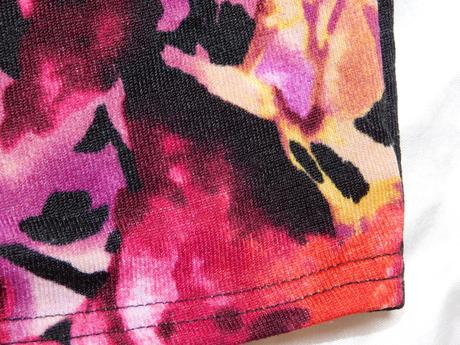 Luxusne velmi pekne saty, 36