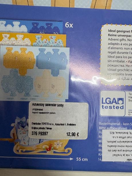 Vianočny koč so sobikmi a darcekmi, 