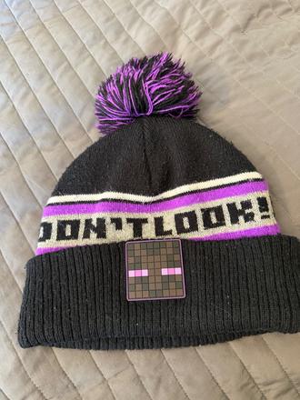 Minecraft čapica, reserved