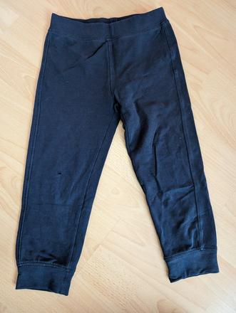 Tenké tepláky, 104