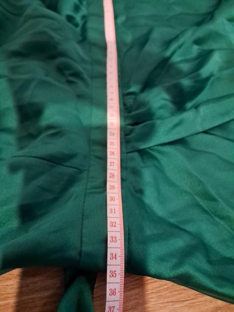 Saténové šaty swing, s