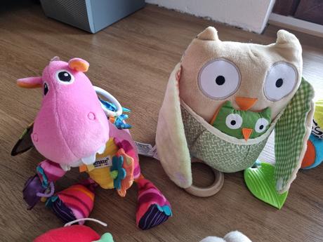 Interaktivne hracky lamaze, abc, playgro,