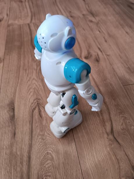 Inteligentný robot pre deti,