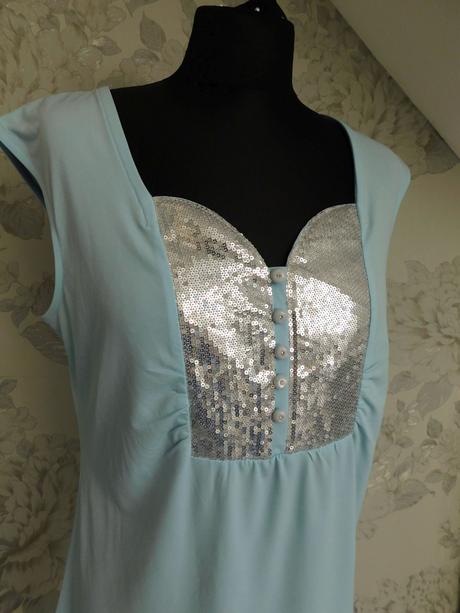 Kvalitny velmi pekny top, 40