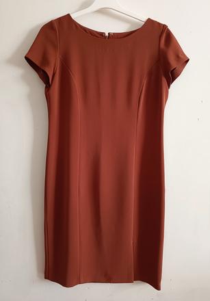 Elegantné tehlovo-hnedé šaty s krátkym rukávom, l