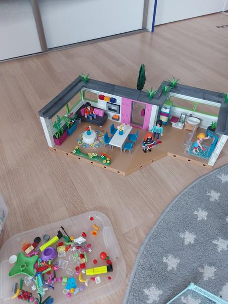 Playmobil obrovská vila+bazén+hosťovský dom+auto, 