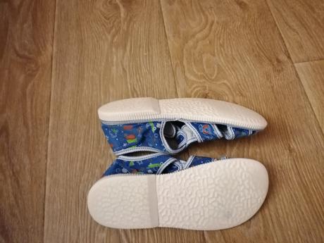 Chlapec papučky, 32