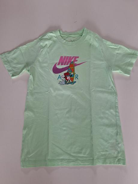 Zelené tričko, nike,158