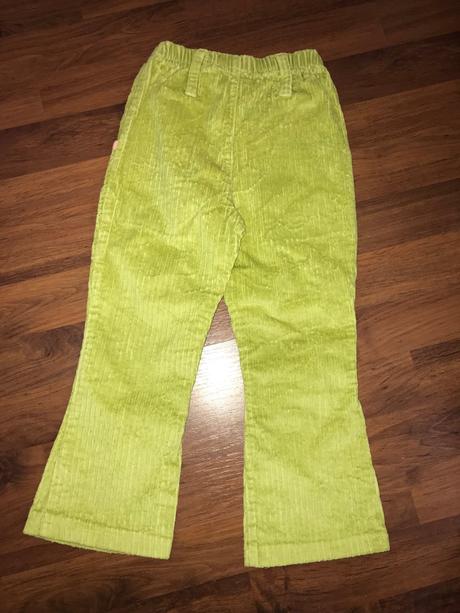 3 menčestrové nohavice, 104