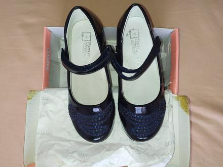 Topánky pre dievčatko, 30