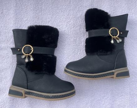 Kožušinkové čižmy, 32
