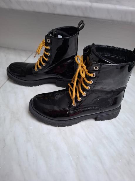 Topánky pre dievcatka  čierne lesklé veľ.35, 35