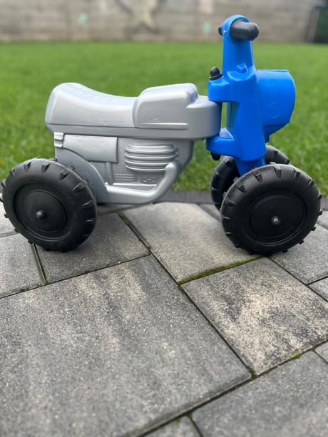 Odrážadlo-motorka polícia, 