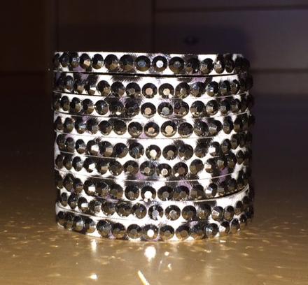 Trblietavý náramok,