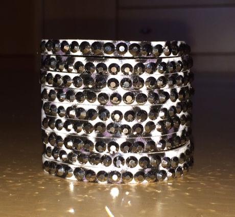 Trblietavý náramok,