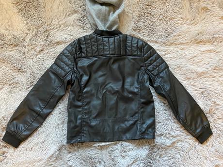 Tenší prechodný koženkový kabát, h&m,134