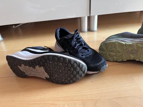 2 pary tenisky v. 41 symbolicka cena, nike,41