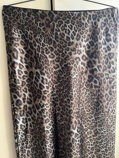 Midi sukňa zo saténu, tezenis,m